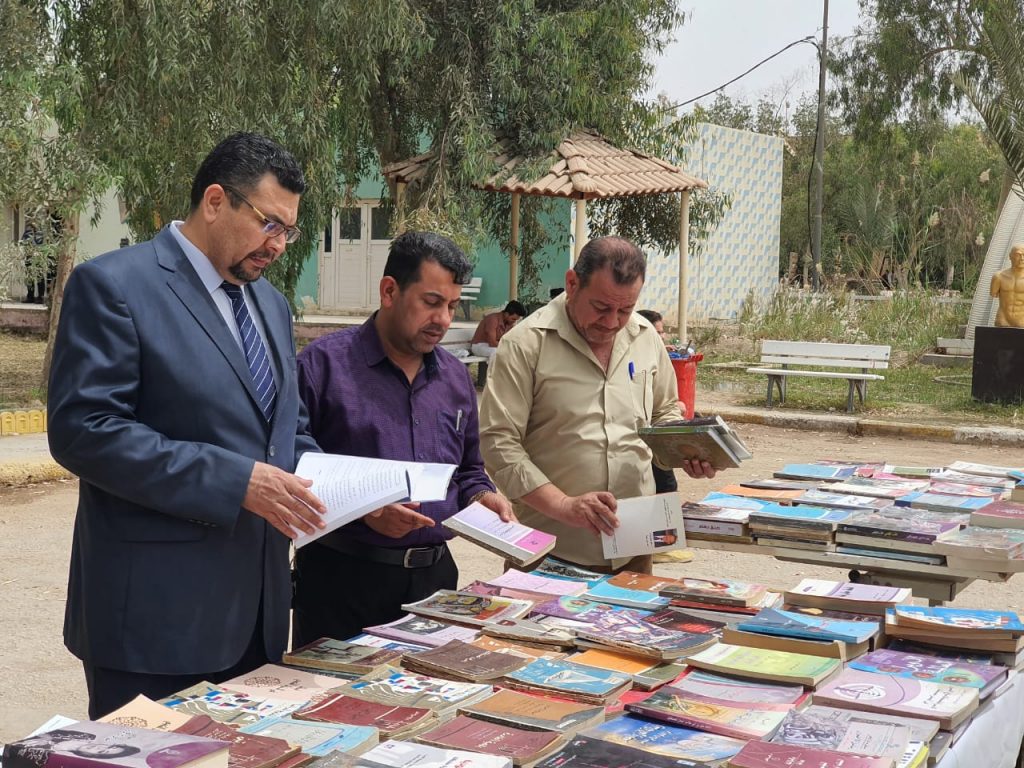 افتتاح معرض للكتاب في كلية الفنون الجميلة