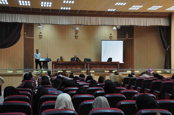 لقاء السيد عميد كلية الفنون الجميلة بطلبة الكلية كافة