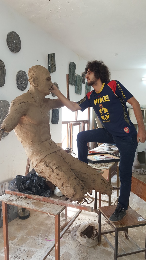 معاناة فنان في كلية الفنون الجميلة