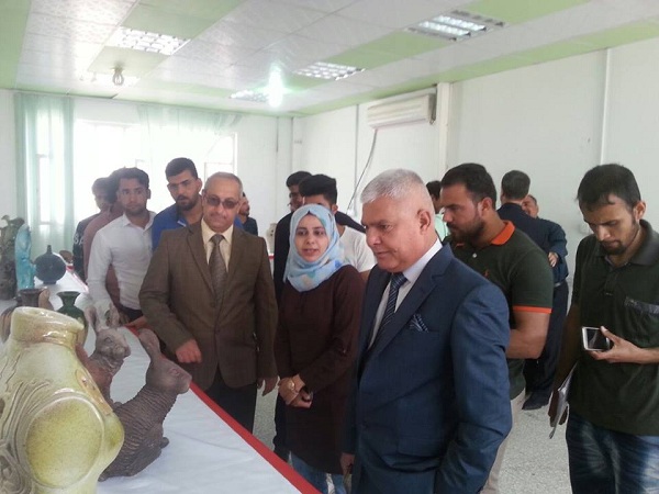 اقامة معرضا للخزف والفخار