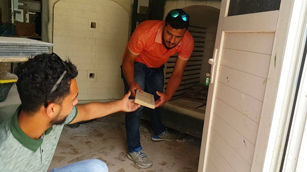 تشغيل افران الفخار في قسم التربية الفنية